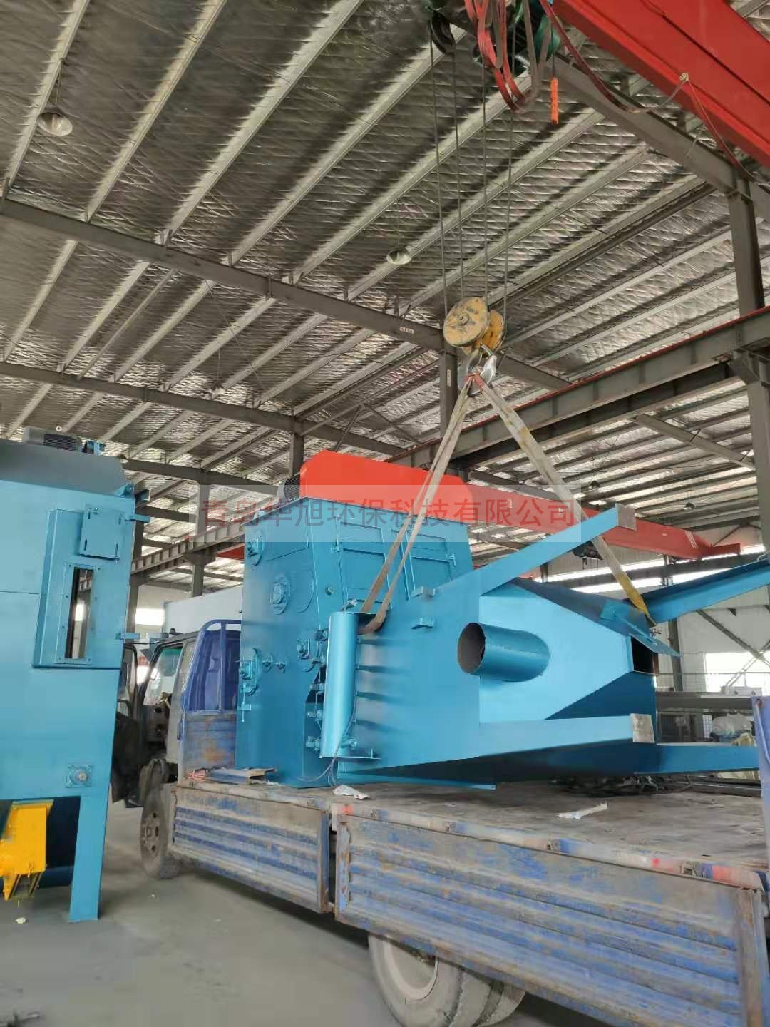 Q3210履帶式拋丸機(jī)裝車發(fā)貨現(xiàn)場圖